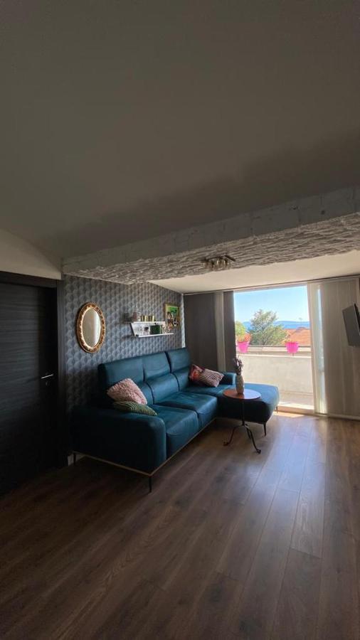 Luxury Near Bacvice Beach Apartman