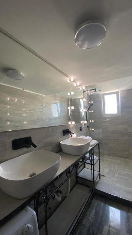 Luxury Near Bacvice Beach
