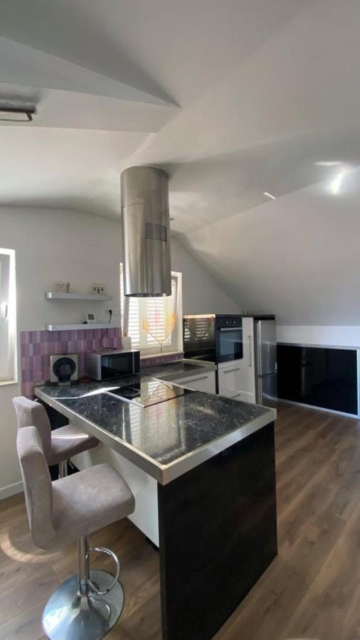 Luxury Near Bacvice Beach Apartman